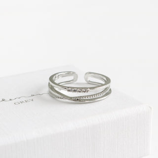 Pheobe Line Ring
