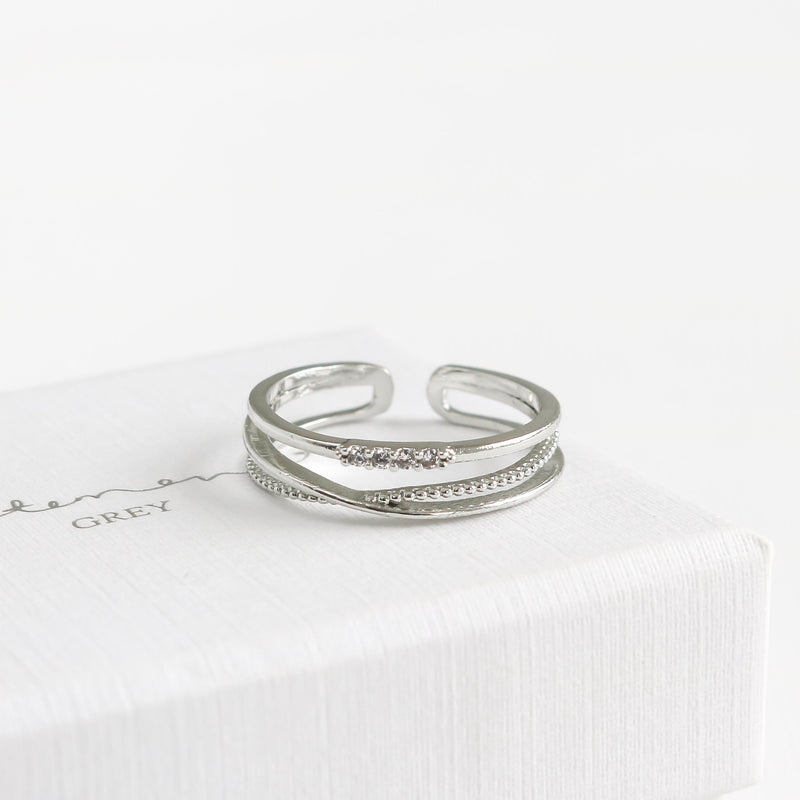 Phoebe Line Ring