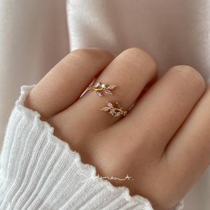 Rosa Leaf Ring