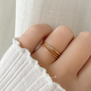 Pheobe Line Ring