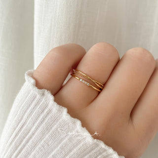 Pheobe Line Ring