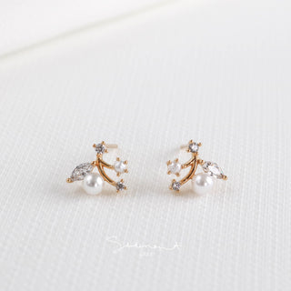 Dewdrop Sprig Pearl Earrings