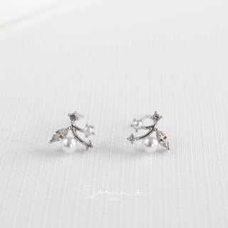 Dewdrop Sprig Pearl Earrings