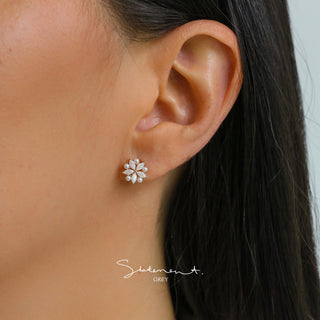 White Glow Petal Pearl Earrings