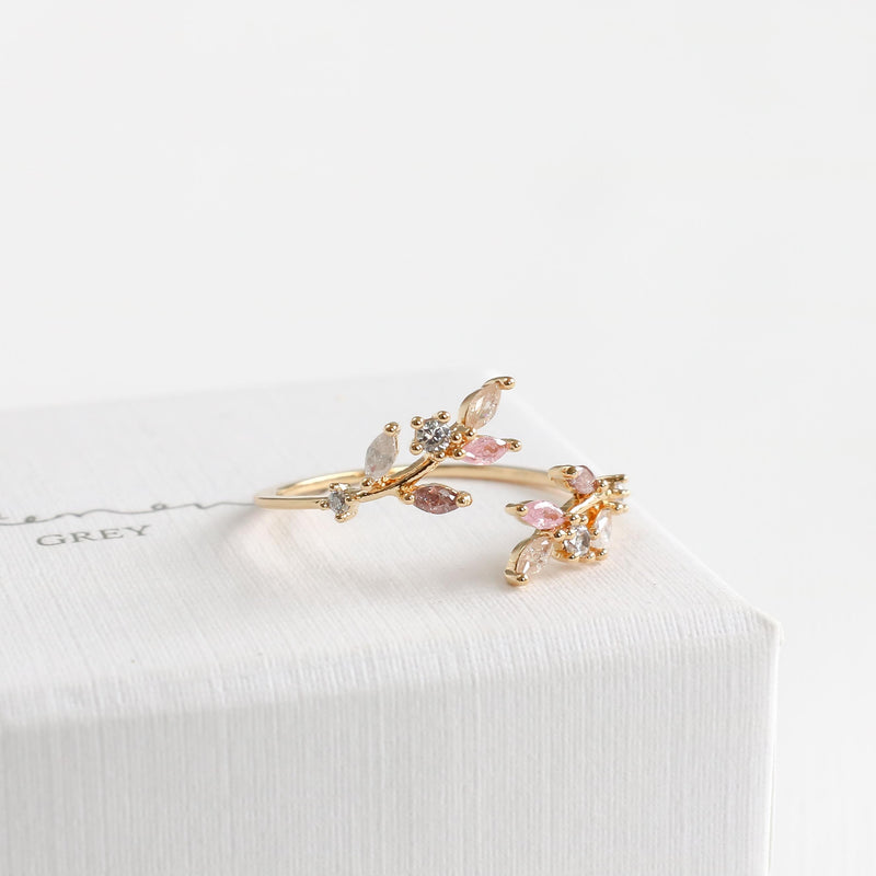 Rosa Leaf Ring