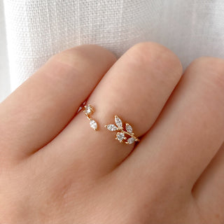 Melun Ring - Iridescent Crystal