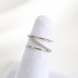 Posey Line Ring