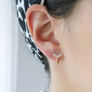 Auri Huggie Earrings