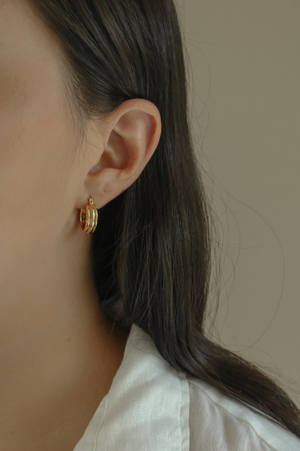 Hera Ribbed Hoop Earrings